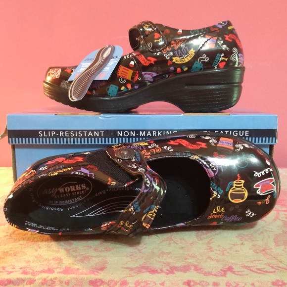 NWT, Easy Works by Easy Street Maryjane Clogs - Wide, 9 - Picture 4 of 4